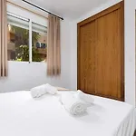 Home2book Bright With Pool & Terrace