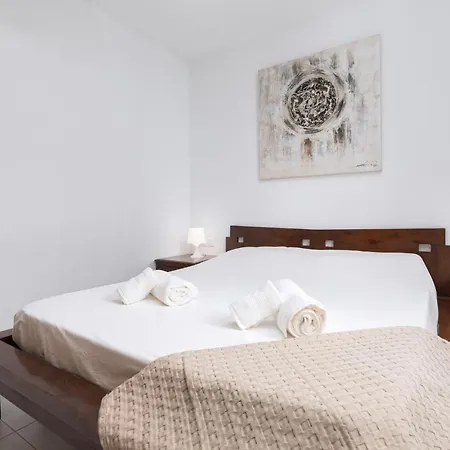 Home2book Bright With Pool & Terrace