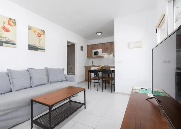 Home2book Bright With Pool & Terrace *