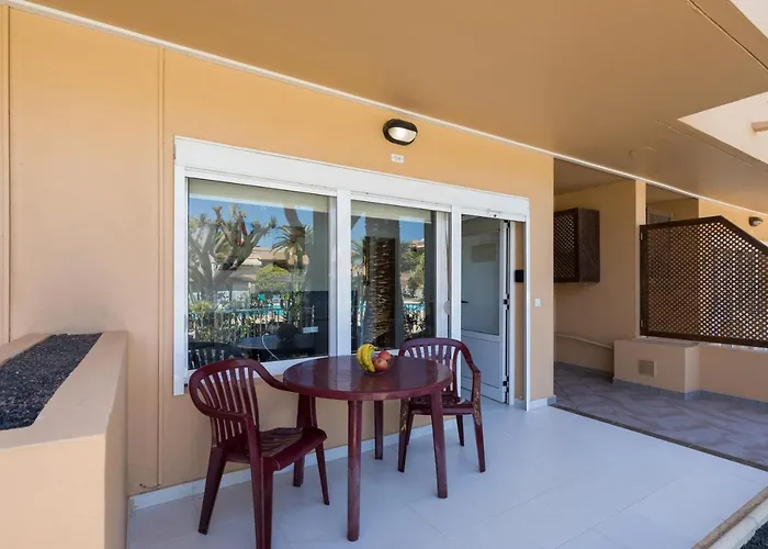 Home2book Bright With Pool & Terrace Appartement