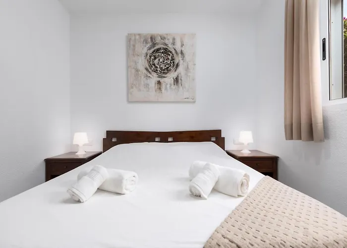 Home2book Bright With Pool & Terrace Appartement