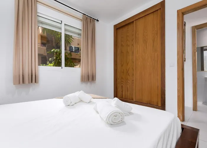 Home2book Bright With Pool & Terrace